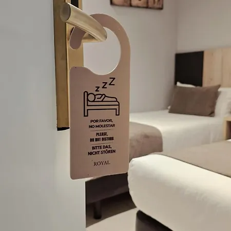Q-royal Hotel *